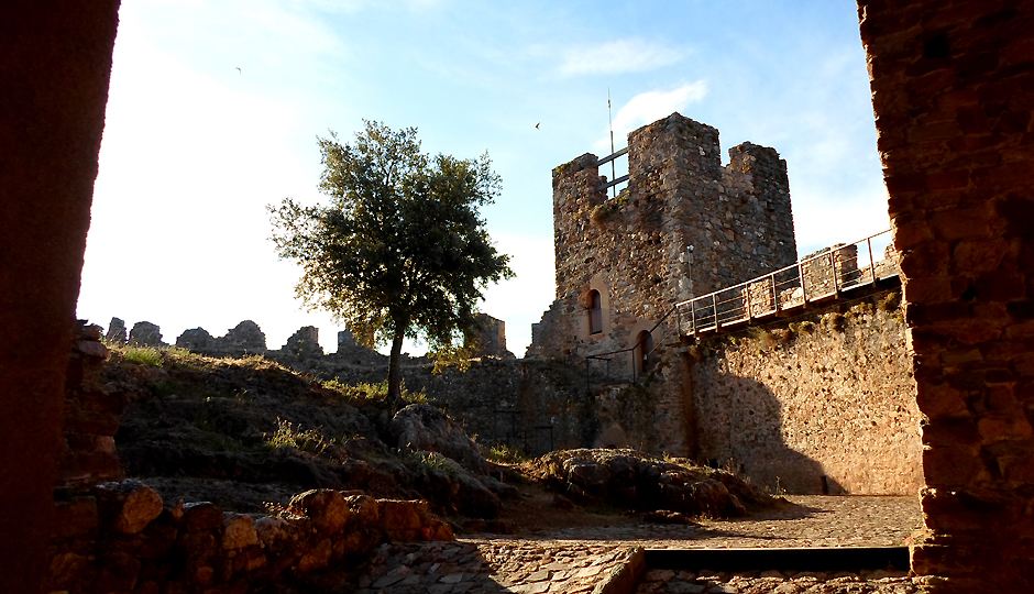 Camino Invierno Castillo de Cornatel